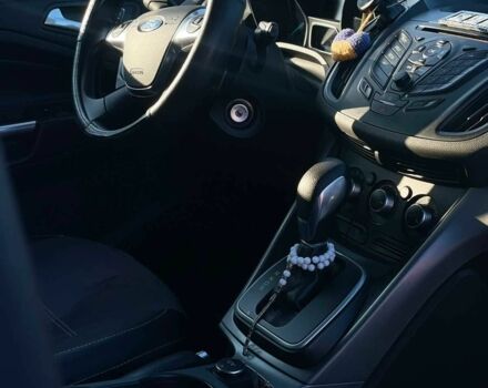 Белый Форд Эскейп, объемом двигателя 1.6 л и пробегом 207 тыс. км за 10000 $, фото 1 на Automoto.ua