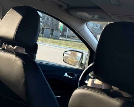 Белый Форд Эскейп, объемом двигателя 1.6 л и пробегом 207 тыс. км за 10000 $, фото 2 на Automoto.ua