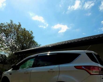 Білий Форд Ескейп, об'ємом двигуна 1.6 л та пробігом 195 тис. км за 10200 $, фото 5 на Automoto.ua