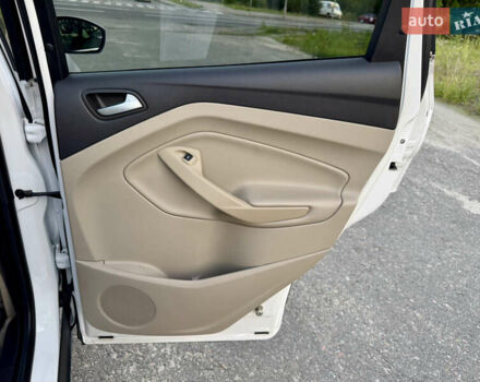 Белый Форд Эскейп, объемом двигателя 1.6 л и пробегом 212 тыс. км за 10700 $, фото 30 на Automoto.ua