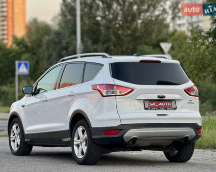 Белый Форд Эскейп, объемом двигателя 1.6 л и пробегом 212 тыс. км за 10700 $, фото 8 на Automoto.ua