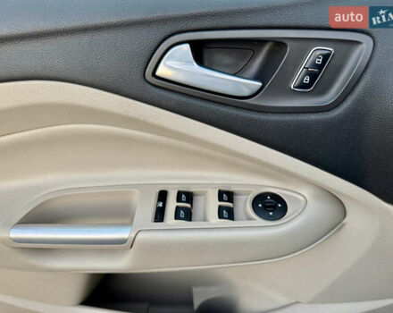 Белый Форд Эскейп, объемом двигателя 1.6 л и пробегом 212 тыс. км за 10700 $, фото 23 на Automoto.ua