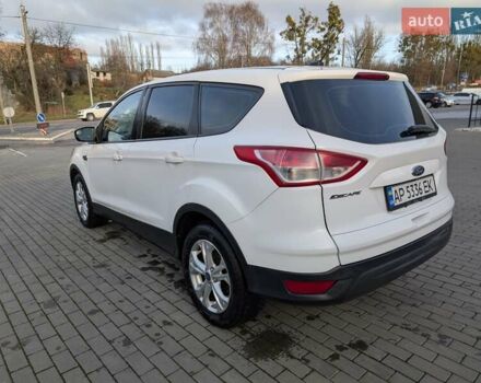 Белый Форд Эскейп, объемом двигателя 2.49 л и пробегом 208 тыс. км за 10800 $, фото 3 на Automoto.ua