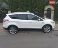Белый Форд Эскейп, объемом двигателя 2 л и пробегом 195 тыс. км за 12200 $, фото 1 на Automoto.ua