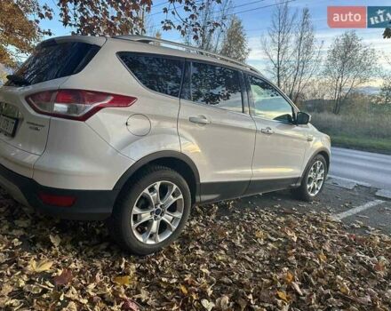 Белый Форд Эскейп, объемом двигателя 2.3 л и пробегом 170 тыс. км за 12999 $, фото 4 на Automoto.ua