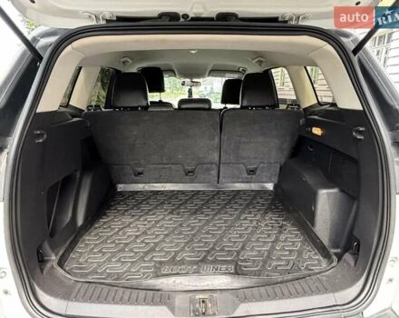 Белый Форд Эскейп, объемом двигателя 2.5 л и пробегом 172 тыс. км за 10400 $, фото 12 на Automoto.ua