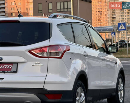 Белый Форд Эскейп, объемом двигателя 1.6 л и пробегом 212 тыс. км за 10700 $, фото 75 на Automoto.ua