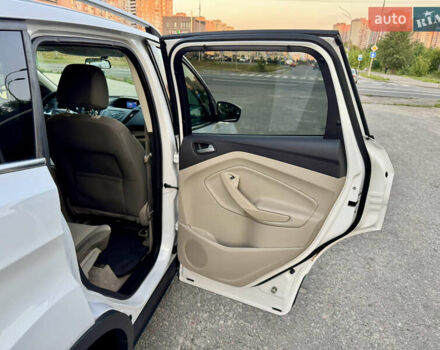 Белый Форд Эскейп, объемом двигателя 1.6 л и пробегом 212 тыс. км за 10700 $, фото 29 на Automoto.ua