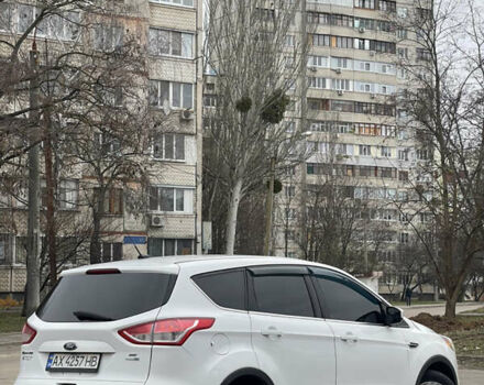 Белый Форд Эскейп, объемом двигателя 1.6 л и пробегом 236 тыс. км за 8200 $, фото 3 на Automoto.ua