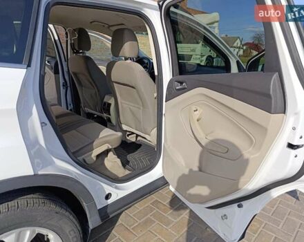 Білий Форд Ескейп, об'ємом двигуна 2 л та пробігом 245 тис. км за 11400 $, фото 3 на Automoto.ua