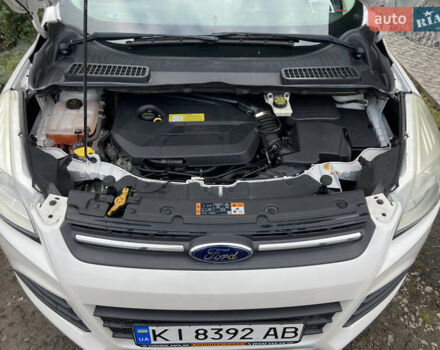 Белый Форд Эскейп, объемом двигателя 1.6 л и пробегом 178 тыс. км за 8999 $, фото 4 на Automoto.ua