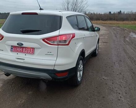Білий Форд Ескейп, об'ємом двигуна 1.6 л та пробігом 300 тис. км за 11000 $, фото 3 на Automoto.ua