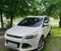 Белый Форд Эскейп, объемом двигателя 2 л и пробегом 180 тыс. км за 13300 $, фото 1 на Automoto.ua