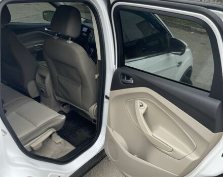 Белый Форд Эскейп, объемом двигателя 1.6 л и пробегом 236 тыс. км за 8200 $, фото 9 на Automoto.ua