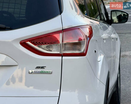 Белый Форд Эскейп, объемом двигателя 1.6 л и пробегом 212 тыс. км за 10700 $, фото 76 на Automoto.ua