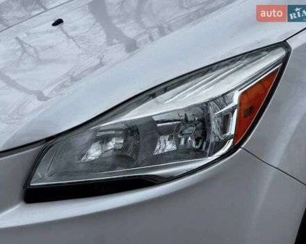 Белый Форд Эскейп, объемом двигателя 1.6 л и пробегом 138 тыс. км за 11450 $, фото 4 на Automoto.ua