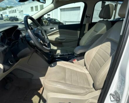 Белый Форд Эскейп, объемом двигателя 2 л и пробегом 80 тыс. км за 5200 $, фото 8 на Automoto.ua