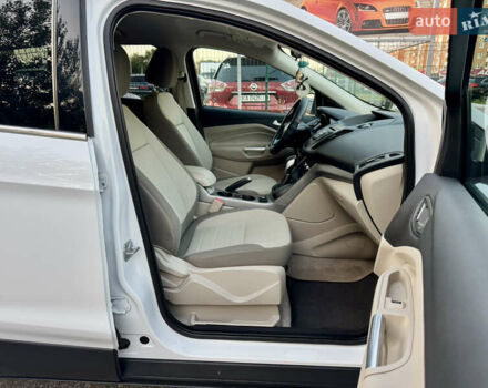 Белый Форд Эскейп, объемом двигателя 1.6 л и пробегом 212 тыс. км за 10700 $, фото 36 на Automoto.ua