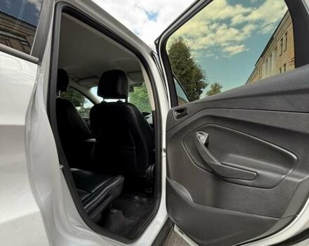 Белый Форд Эскейп, объемом двигателя 2.5 л и пробегом 172 тыс. км за 10400 $, фото 11 на Automoto.ua