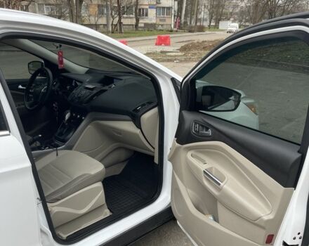 Белый Форд Эскейп, объемом двигателя 1.6 л и пробегом 236 тыс. км за 8200 $, фото 10 на Automoto.ua