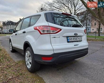 Белый Форд Эскейп, объемом двигателя 2.49 л и пробегом 140 тыс. км за 11000 $, фото 2 на Automoto.ua