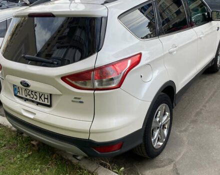 Белый Форд Эскейп, объемом двигателя 2 л и пробегом 97 тыс. км за 12900 $, фото 3 на Automoto.ua
