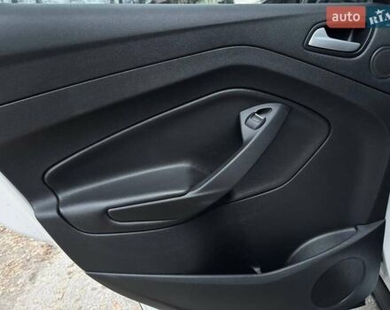 Белый Форд Эскейп, объемом двигателя 1.6 л и пробегом 138 тыс. км за 11450 $, фото 29 на Automoto.ua