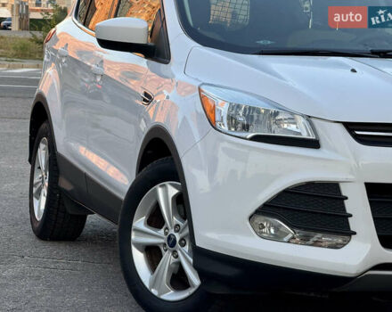 Белый Форд Эскейп, объемом двигателя 1.6 л и пробегом 212 тыс. км за 10700 $, фото 59 на Automoto.ua