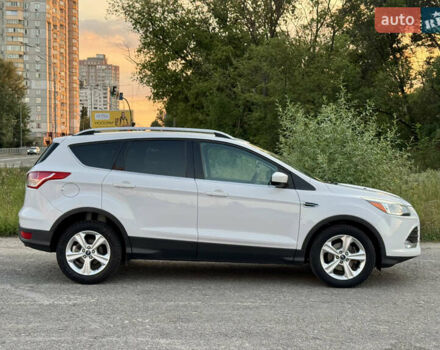Белый Форд Эскейп, объемом двигателя 1.6 л и пробегом 212 тыс. км за 10700 $, фото 62 на Automoto.ua