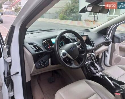 Білий Форд Ескейп, об'ємом двигуна 2 л та пробігом 194 тис. км за 13300 $, фото 10 на Automoto.ua