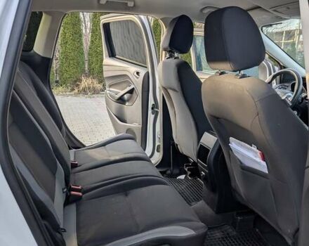 Белый Форд Эскейп, объемом двигателя 2.49 л и пробегом 208 тыс. км за 10800 $, фото 11 на Automoto.ua