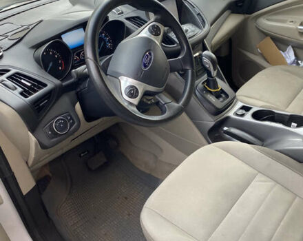 Белый Форд Эскейп, объемом двигателя 2 л и пробегом 97 тыс. км за 12900 $, фото 7 на Automoto.ua