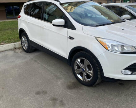 Белый Форд Эскейп, объемом двигателя 2 л и пробегом 97 тыс. км за 12900 $, фото 5 на Automoto.ua