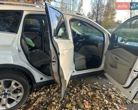 Белый Форд Эскейп, объемом двигателя 2.3 л и пробегом 170 тыс. км за 12999 $, фото 13 на Automoto.ua