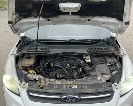 Белый Форд Эскейп, объемом двигателя 1.6 л и пробегом 236 тыс. км за 8200 $, фото 17 на Automoto.ua