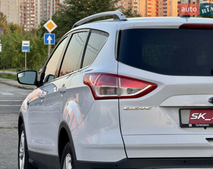 Белый Форд Эскейп, объемом двигателя 1.6 л и пробегом 212 тыс. км за 10700 $, фото 68 на Automoto.ua