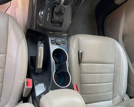 Белый Форд Эскейп, объемом двигателя 1.6 л и пробегом 100 тыс. км за 12200 $, фото 7 на Automoto.ua