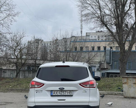 Белый Форд Эскейп, объемом двигателя 1.6 л и пробегом 236 тыс. км за 8200 $, фото 4 на Automoto.ua