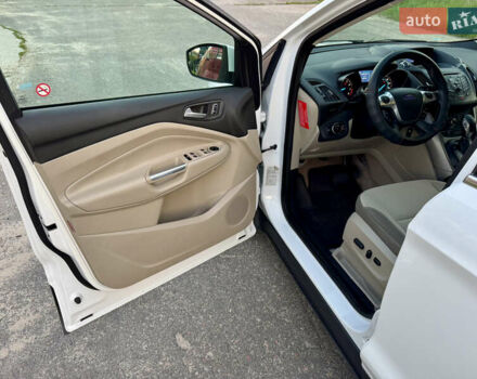 Белый Форд Эскейп, объемом двигателя 1.6 л и пробегом 212 тыс. км за 10700 $, фото 16 на Automoto.ua