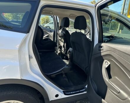 Белый Форд Эскейп, объемом двигателя 2.5 л и пробегом 312 тыс. км за 9400 $, фото 13 на Automoto.ua