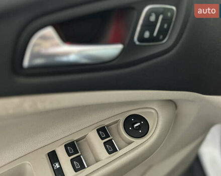 Белый Форд Эскейп, объемом двигателя 1.6 л и пробегом 103 тыс. км за 12700 $, фото 11 на Automoto.ua