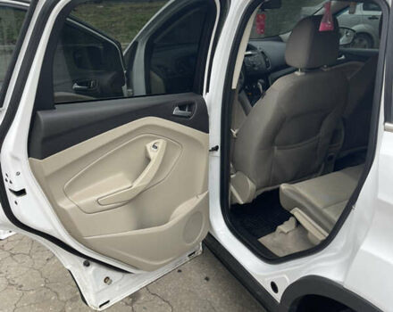 Белый Форд Эскейп, объемом двигателя 1.6 л и пробегом 236 тыс. км за 8200 $, фото 8 на Automoto.ua