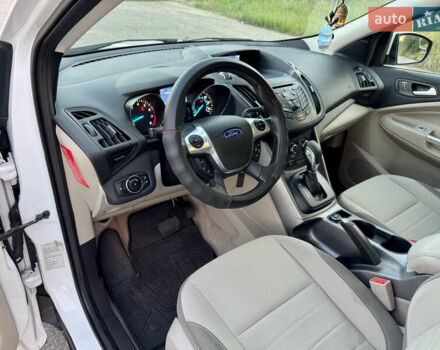 Белый Форд Эскейп, объемом двигателя 1.6 л и пробегом 212 тыс. км за 10700 $, фото 18 на Automoto.ua