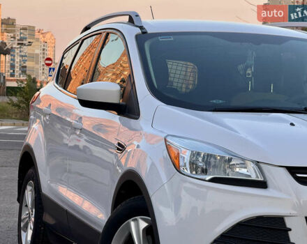 Белый Форд Эскейп, объемом двигателя 1.6 л и пробегом 212 тыс. км за 10700 $, фото 60 на Automoto.ua