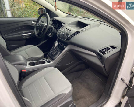 Белый Форд Эскейп, объемом двигателя 1.6 л и пробегом 178 тыс. км за 8999 $, фото 7 на Automoto.ua