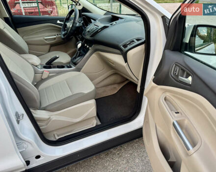 Белый Форд Эскейп, объемом двигателя 1.6 л и пробегом 212 тыс. км за 10700 $, фото 38 на Automoto.ua