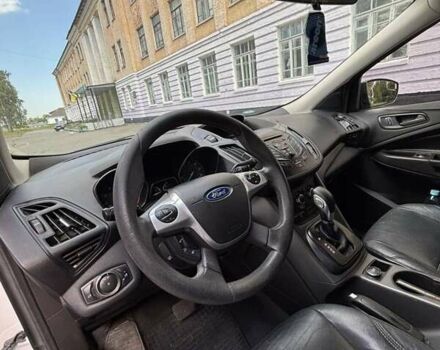 Белый Форд Эскейп, объемом двигателя 2.5 л и пробегом 172 тыс. км за 10400 $, фото 7 на Automoto.ua