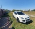 Белый Форд Эскейп, объемом двигателя 2 л и пробегом 113 тыс. км за 14000 $, фото 1 на Automoto.ua
