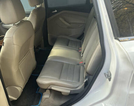 Білий Форд Ескейп, об'ємом двигуна 2 л та пробігом 233 тис. км за 8700 $, фото 3 на Automoto.ua