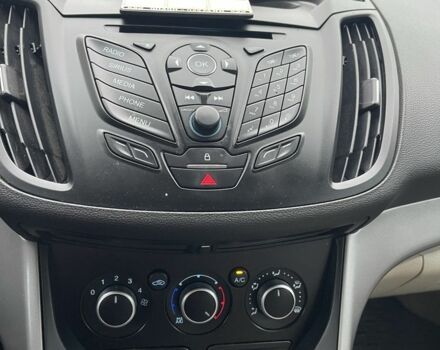 Белый Форд Эскейп, объемом двигателя 1.6 л и пробегом 236 тыс. км за 8200 $, фото 16 на Automoto.ua